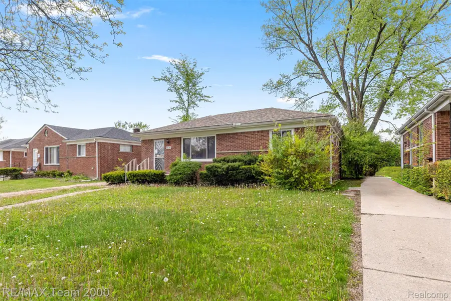 22101 Church Street, Oak Park, MI 48237 - #2