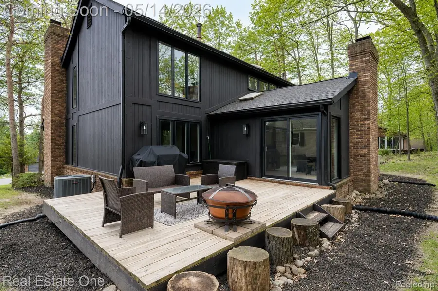 6464 Deer Ridge Drive, Clarkston, MI 48348 - #2