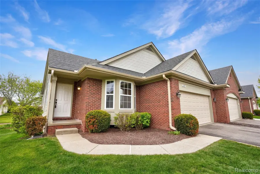 6397 Club Court W, Holly, MI 48439 - #2