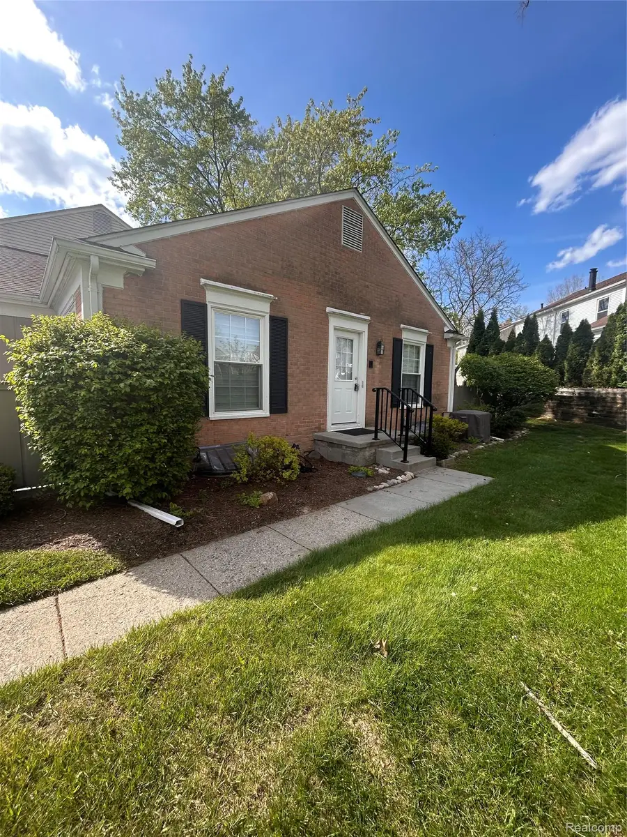 1466 Knights Ridge Court, Rochester Hills, MI 48306 - #2