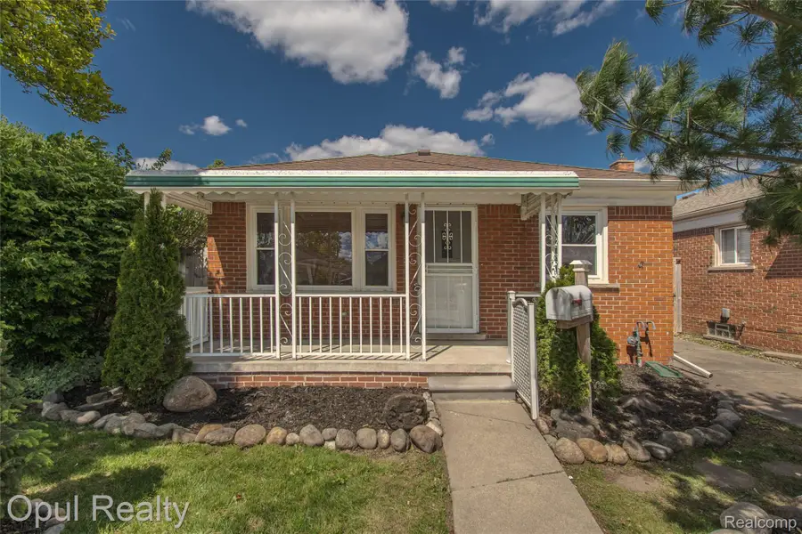 15204 Horger Avenue, Allen Park, MI 48101 - #2