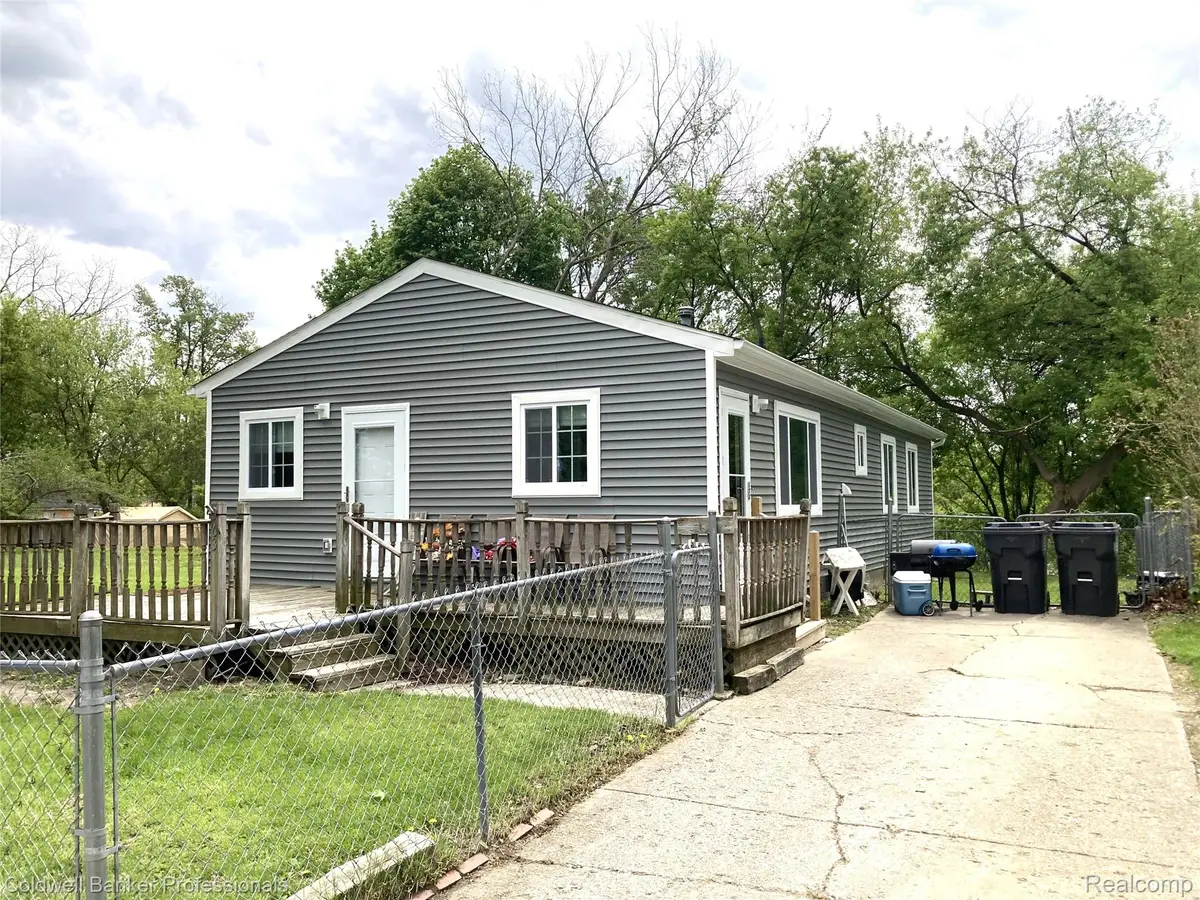 63 Parkdale Avenue, Pontiac, MI 48340 - #1