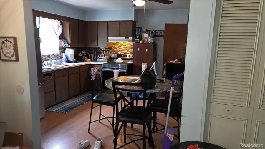 2618 Lester Court, Flint, MI 48503 - #3