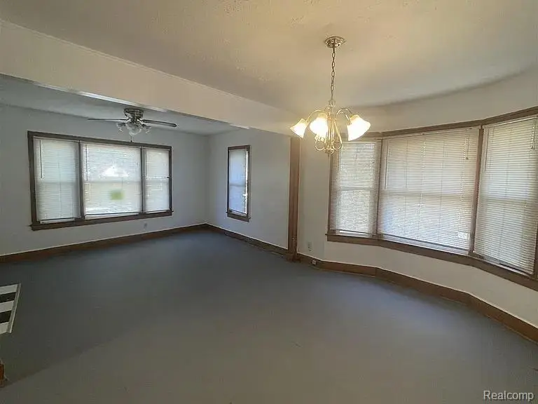 1518 Wisconsin Avenue, Flint, MI 48506 - #3