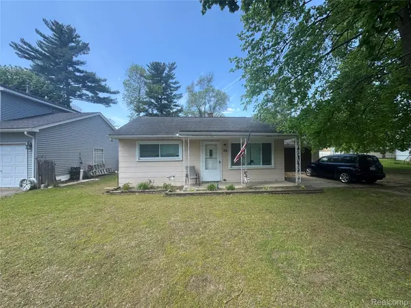 135 Hershey Boulevard, Waterford, MI 48327