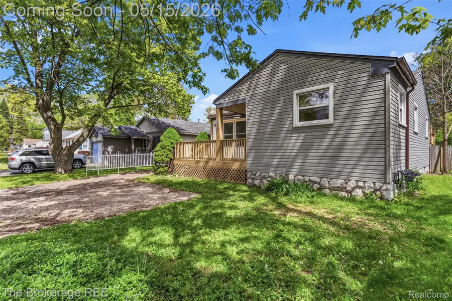 6430 Cloverton Drive, Waterford, MI 48329 - #3