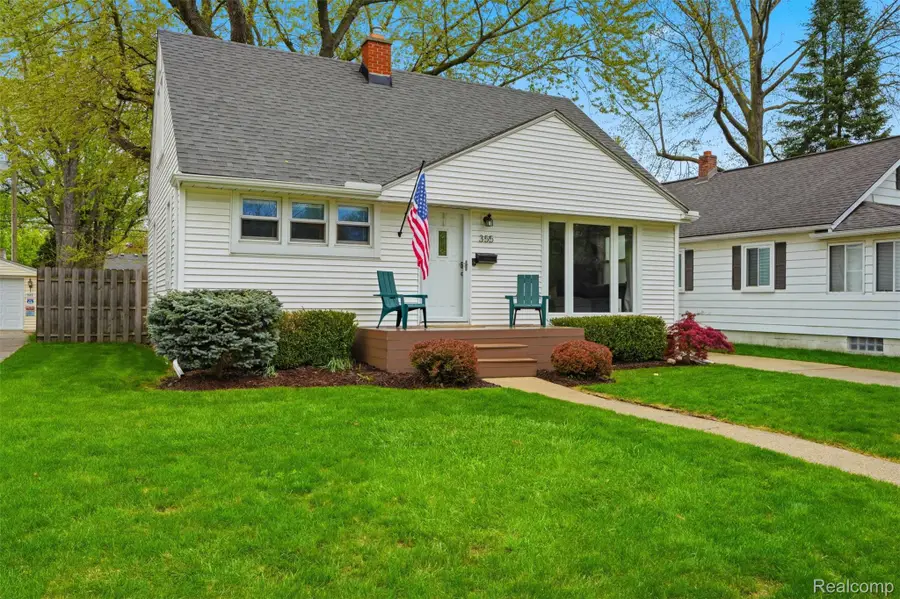 355 Gargantua Avenue, Clawson, MI 48017 - #3