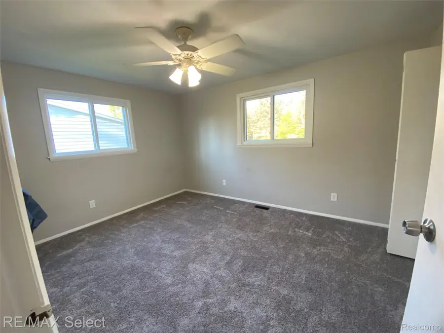 6169 Johnson Road, Flushing, MI 48433 - #3
