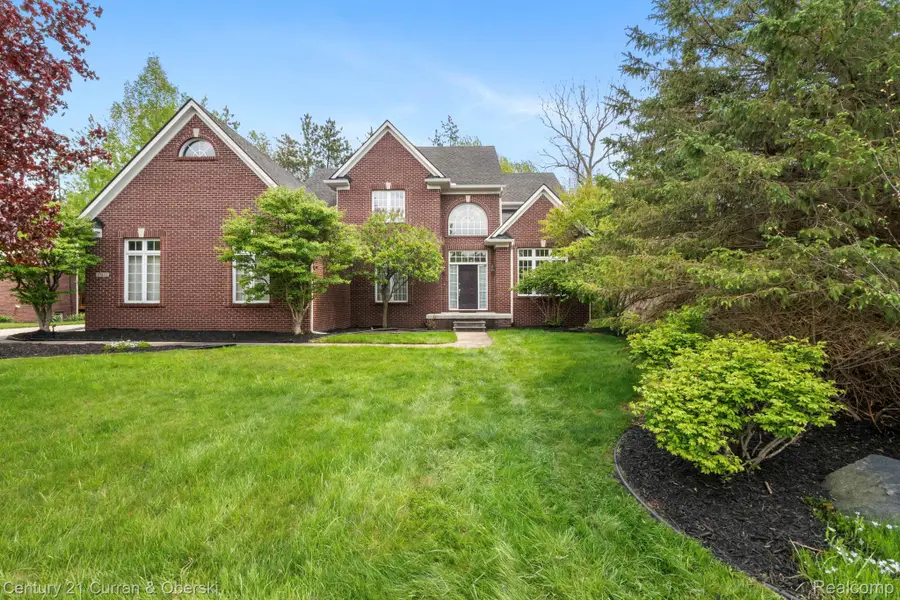27852 Larson Lane, Farmington Hills, MI 48331 - #2