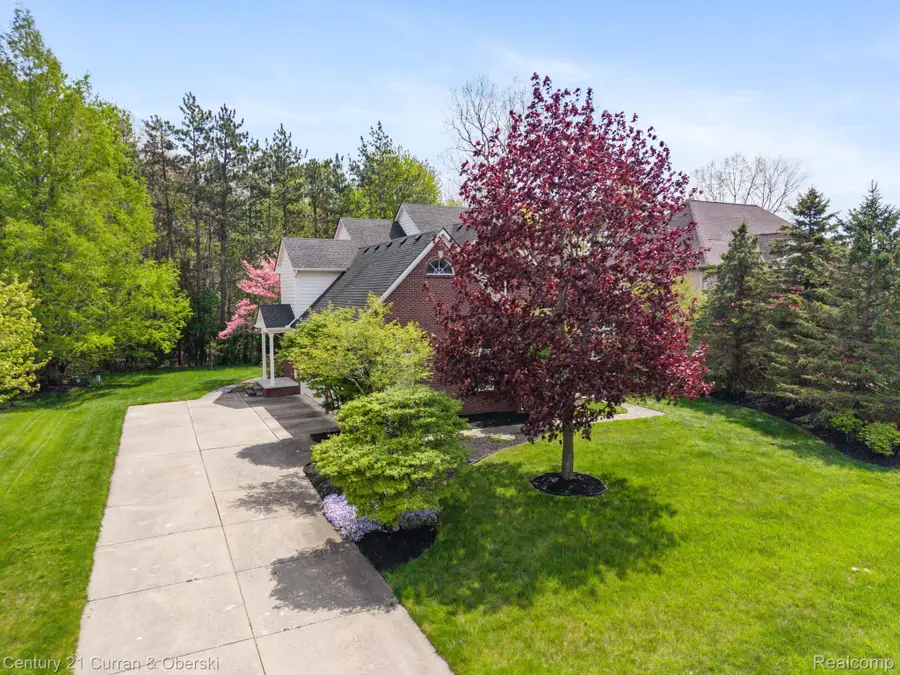 27852 Larson Lane, Farmington Hills, MI 48331 - #3