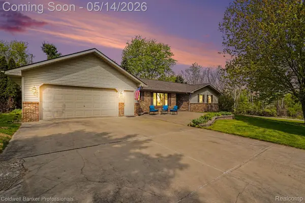 593 Deanna Drive, Lapeer, MI 48446