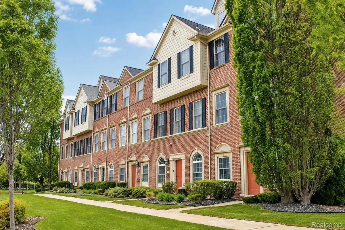 45411 N Stonewood Road, Canton, MI 48187 - #1