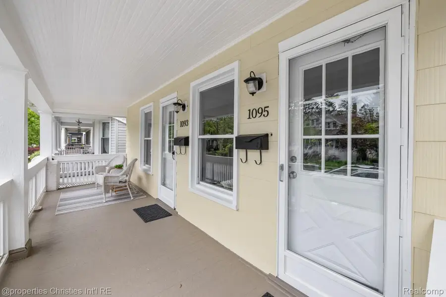 1093-95 Lakepointe Street, Grosse Pointe Park, MI 48230 - #2