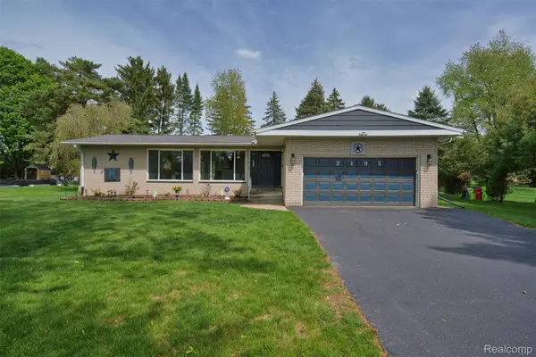2195 Strader Drive, WestBloomfield, MI 48324