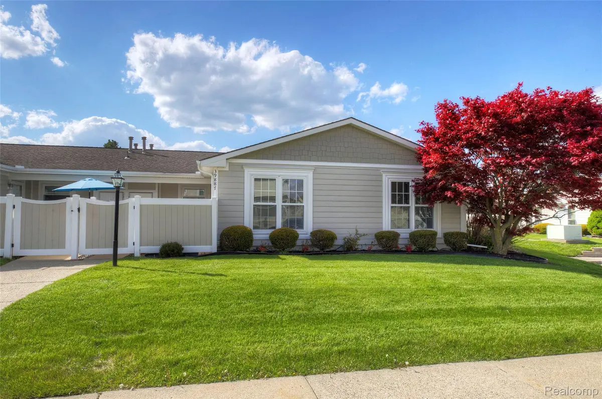 39887 Village Wood Lane, Novi, MI 48375 - #1