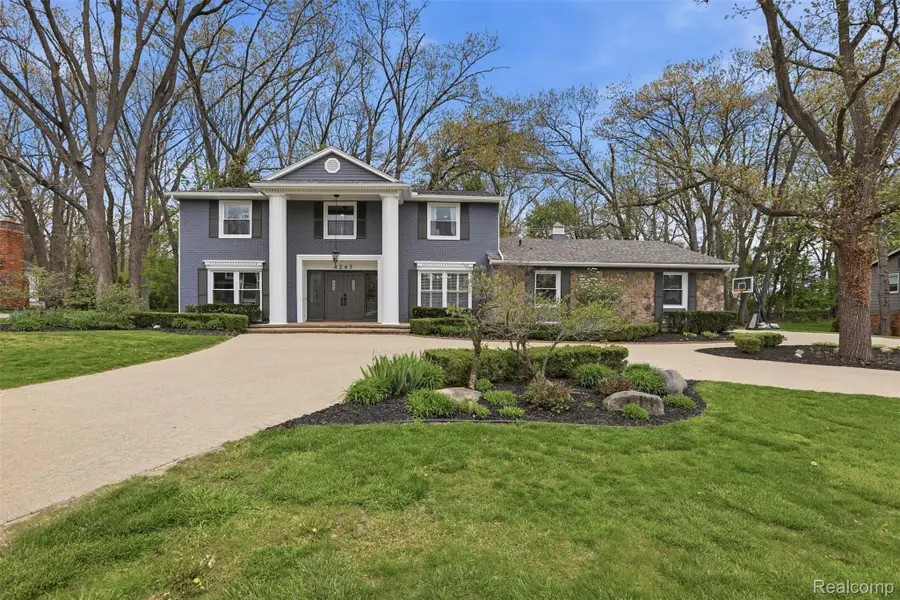 4243 Sunningdale Drive, Bloomfield, MI 48302 - #2