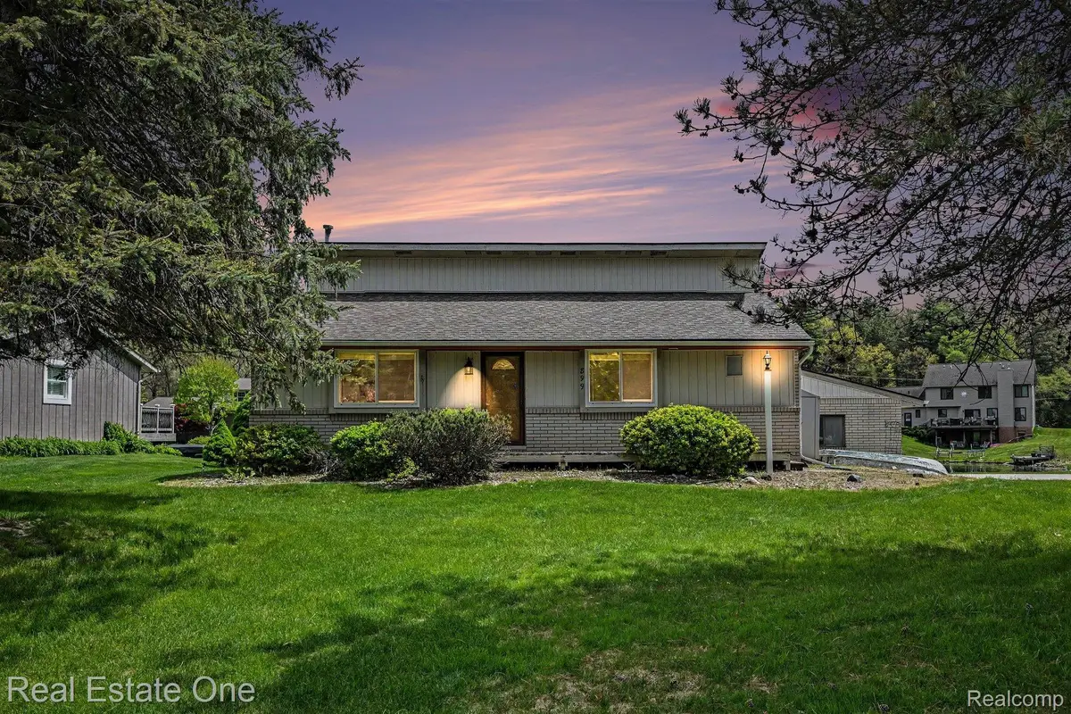 899 Rachelle Street, White Lake, MI 48386 - #1