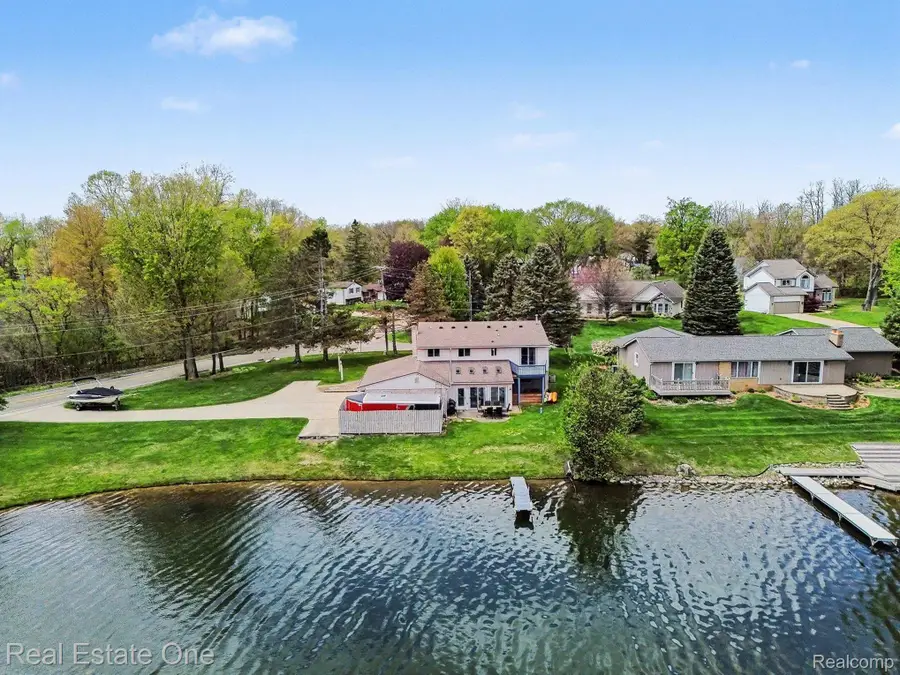 899 Rachelle Street, White Lake, MI 48386 - #3