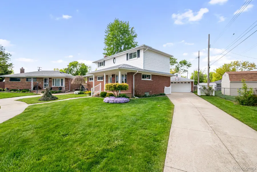 21223 Briar Court, Saint Clair Shores, MI 48081 - #3