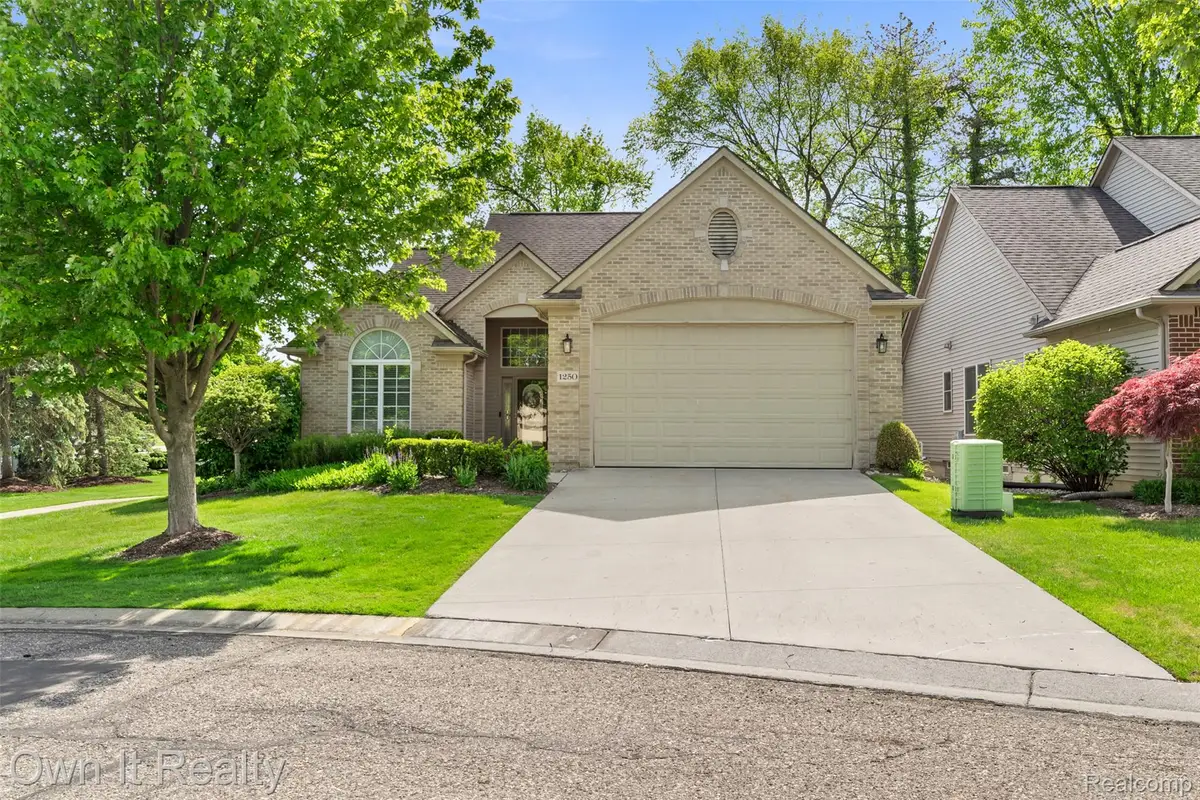 1250 Windsong Drive, Waterford, MI 48327 - #1