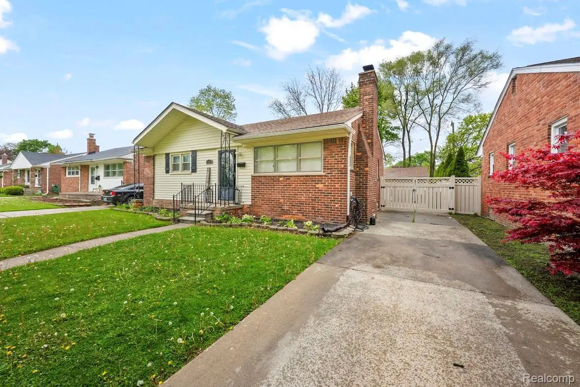 1906 Carlysle Street, Dearborn, MI 48124 - #1