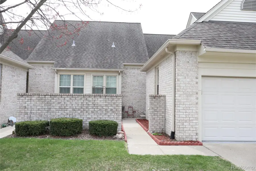 13500 Wyndemere Circle, Sterling Heights, MI 48313 - #2