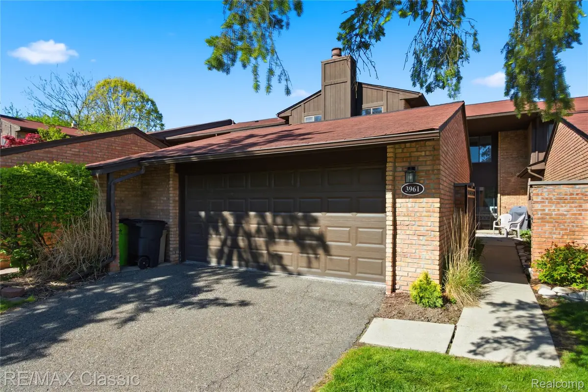 3961 Chablis Street, West Bloomfield, MI 48323 - #1