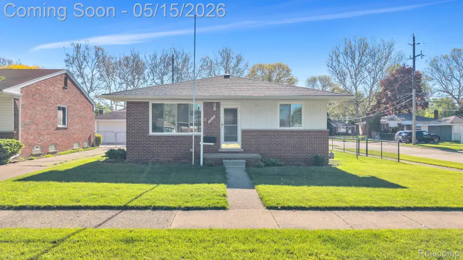 8610 N Evangeline Street, Dearborn Heights, MI 48127 - #2