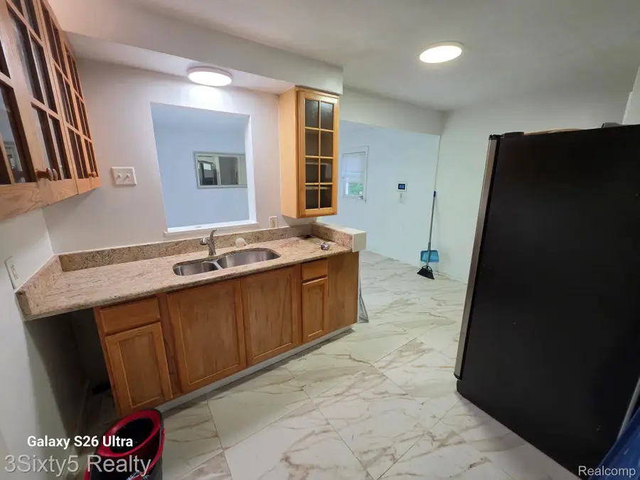 18344 Shiawassee Drive, Detroit, MI 48219 - #3