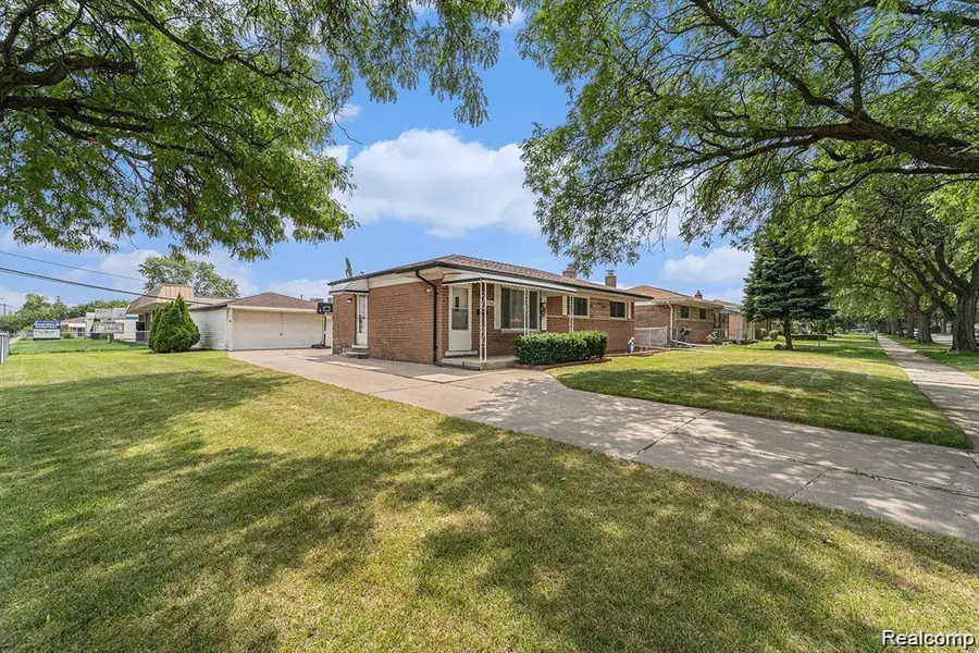 32960 Oakview Drive, Warren, MI 48092 - #2