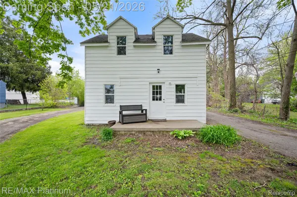 6116 Lapeer Road, Burton, MI 48509