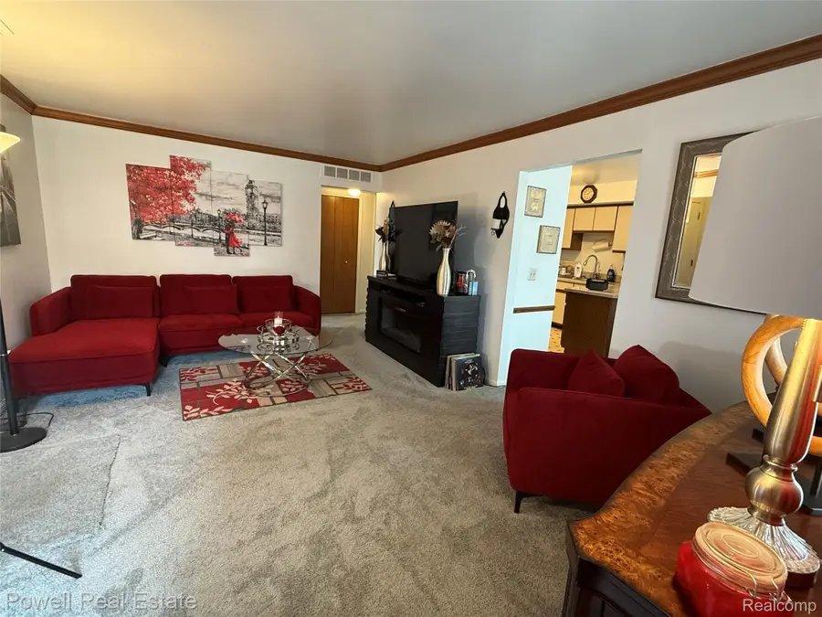 802 Country Club Drive, Saint Clair Shores, MI 48082 - #3