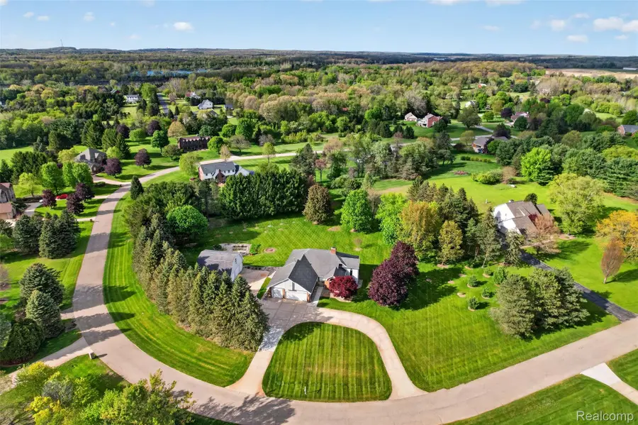 13749 Merrie Meadow Lane, Green Oak, MI 48178 - #2