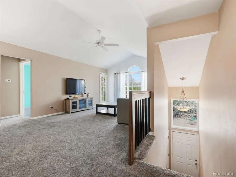 56471 Scotland Boulevard, Utica, MI 48316 - #2