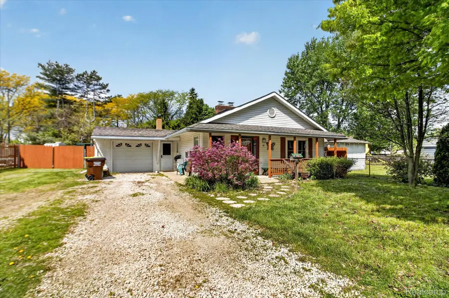 50 Clarence Street, Belleville, MI 48111 - #2
