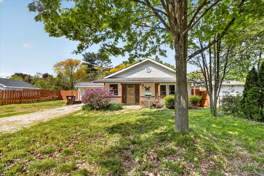 50 Clarence Street, Belleville, MI 48111 - #3