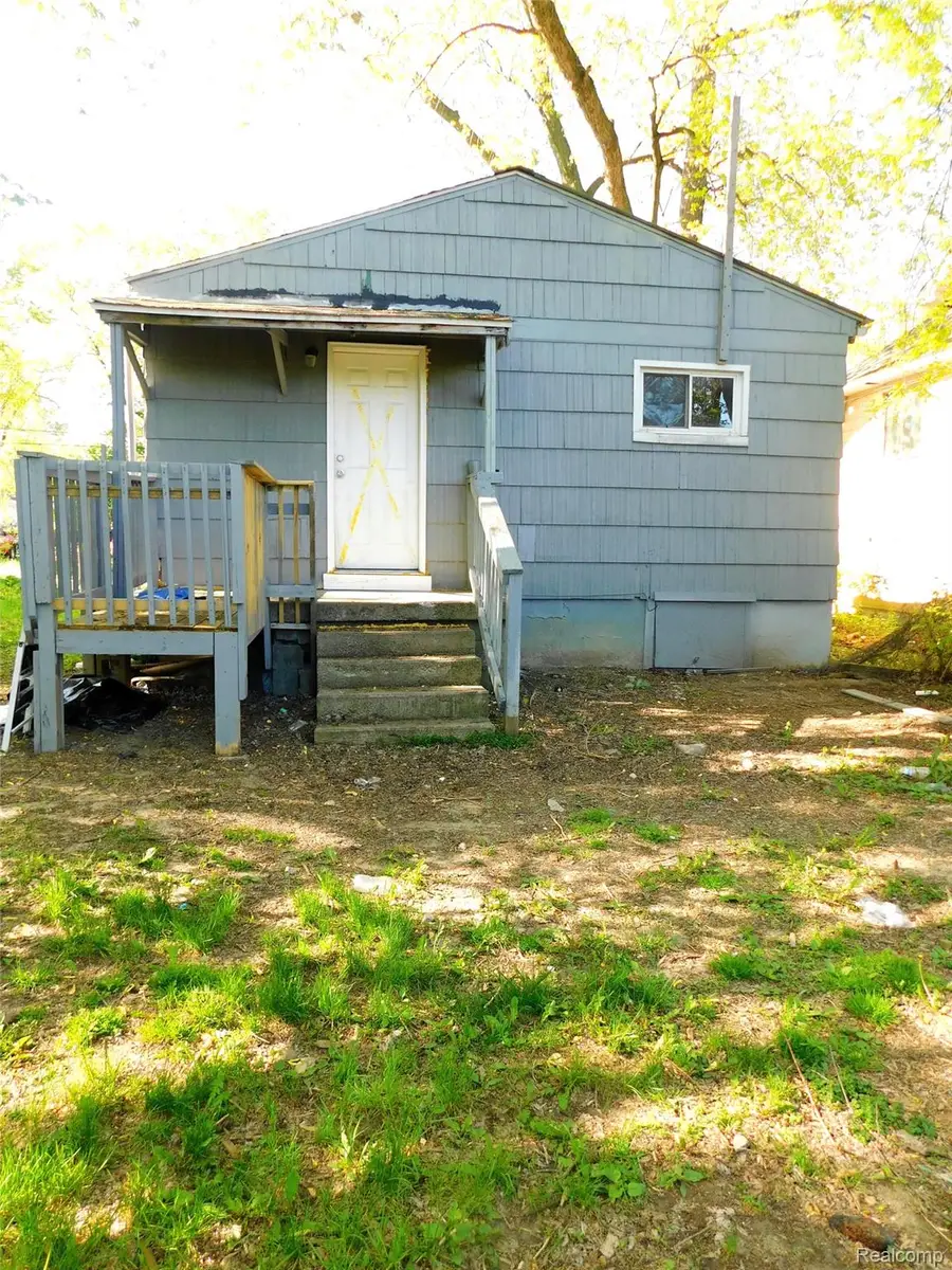 722 Barrie Avenue, Flint, MI 48507 - #2