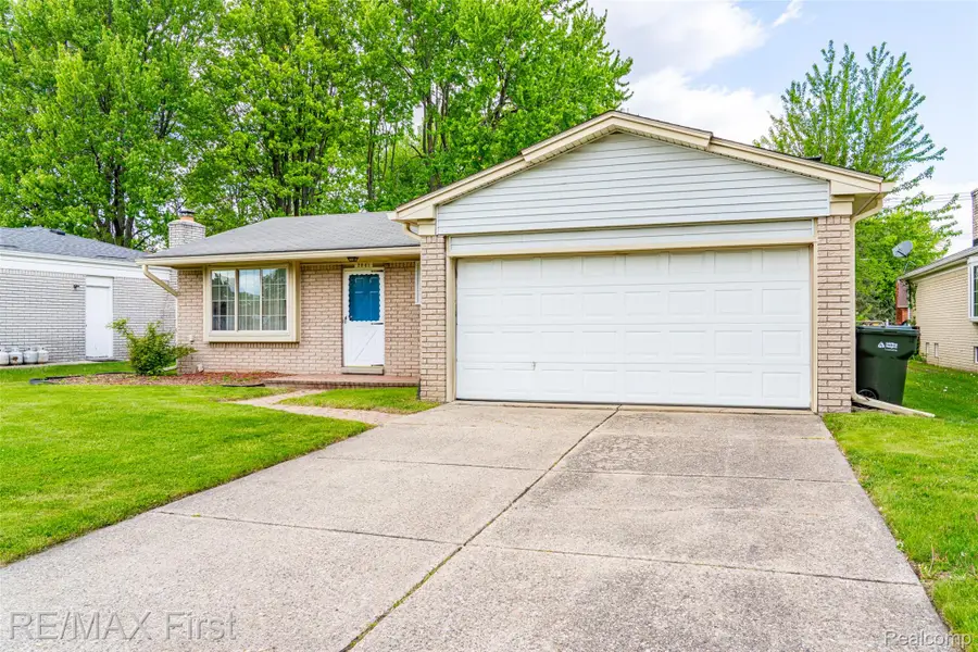 2861 Franklin Park Drive, Sterling Heights, MI 48310 - #2
