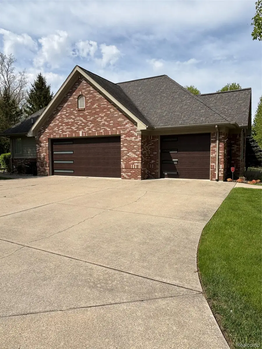 9035 N Island Drive, Flushing, MI 48433 - #2