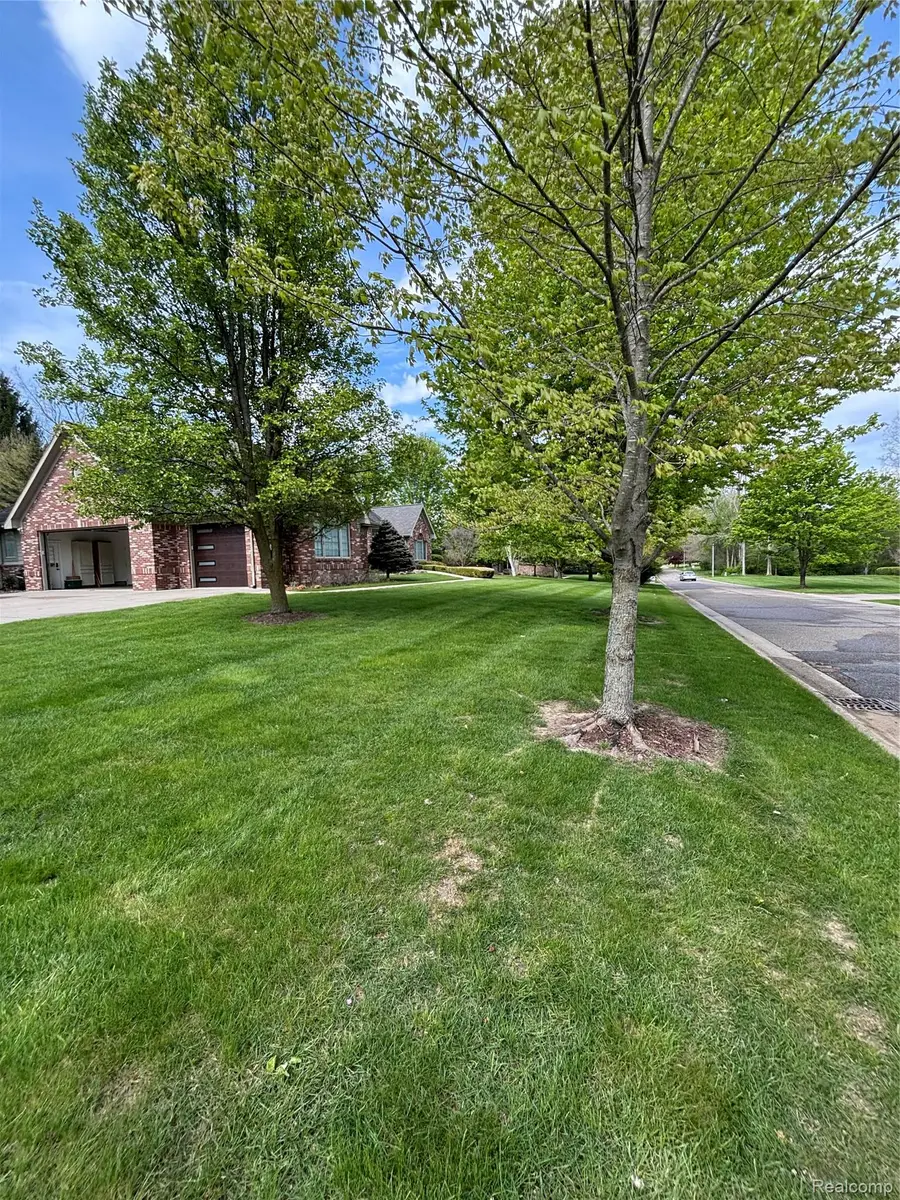 9035 N Island Drive, Flushing, MI 48433 - #3