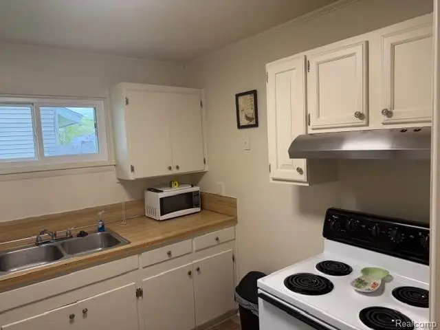 935 Ingleside Avenue, Flint, MI 48507 - #2