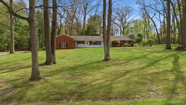 1509 Sodon Lake Drive, BloomfieldHills, MI 48302