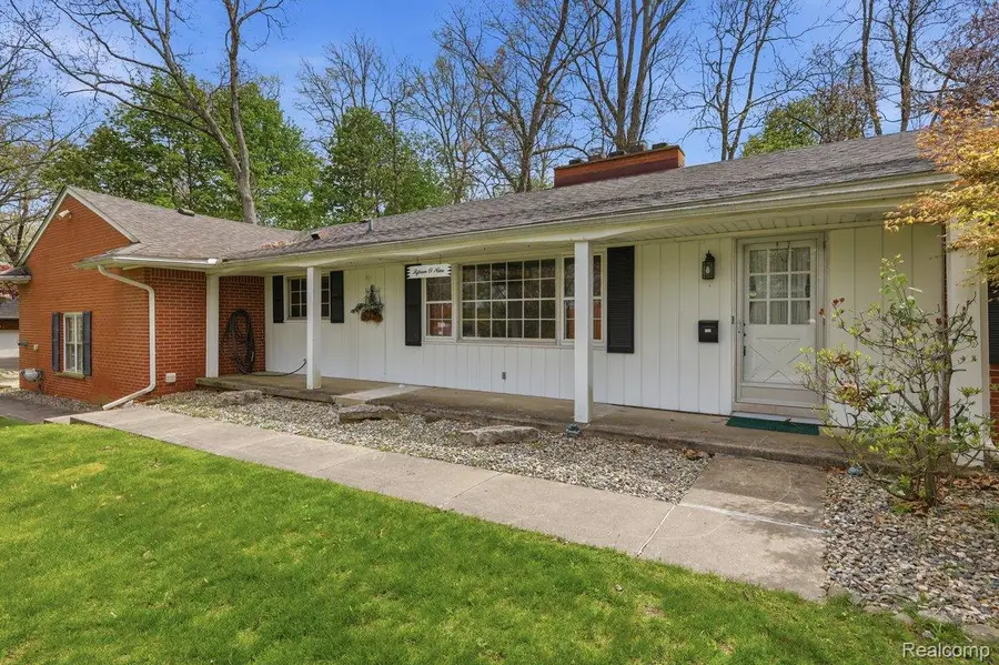 1509 Sodon Lake Drive, Bloomfield, MI 48302 - #2