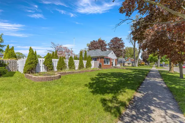 8315 Dale Street, DearbornHeights, MI 48127