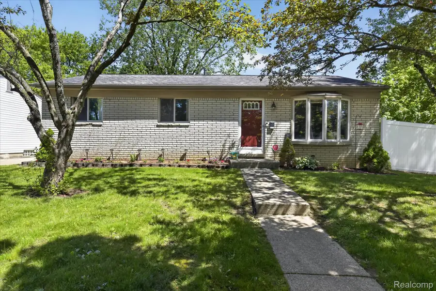 39206 Nottingham Street, Westland, MI 48186 - #2