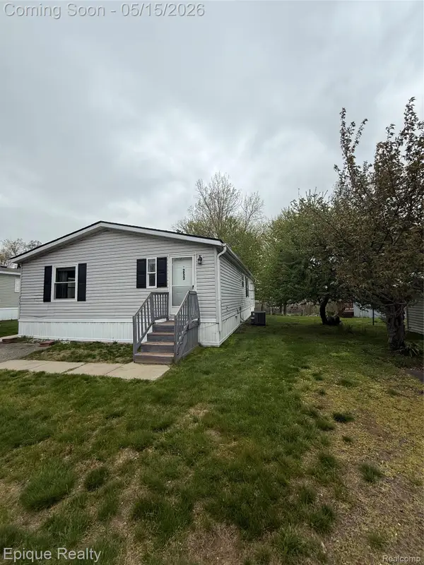 253 Parker Lake Drive, Oxford, MI 48371