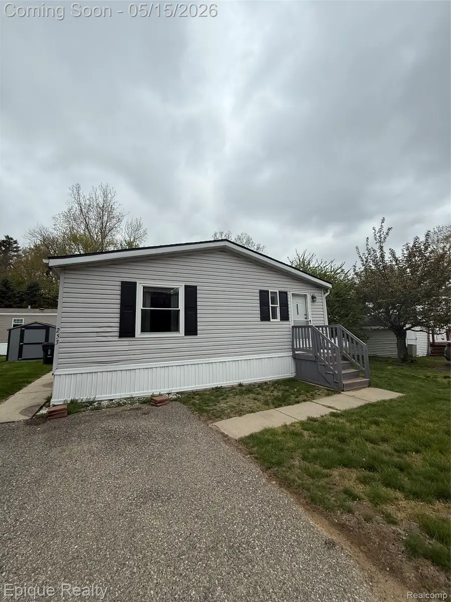 253 Parker Lake Drive, Oxford, MI 48371 - #2