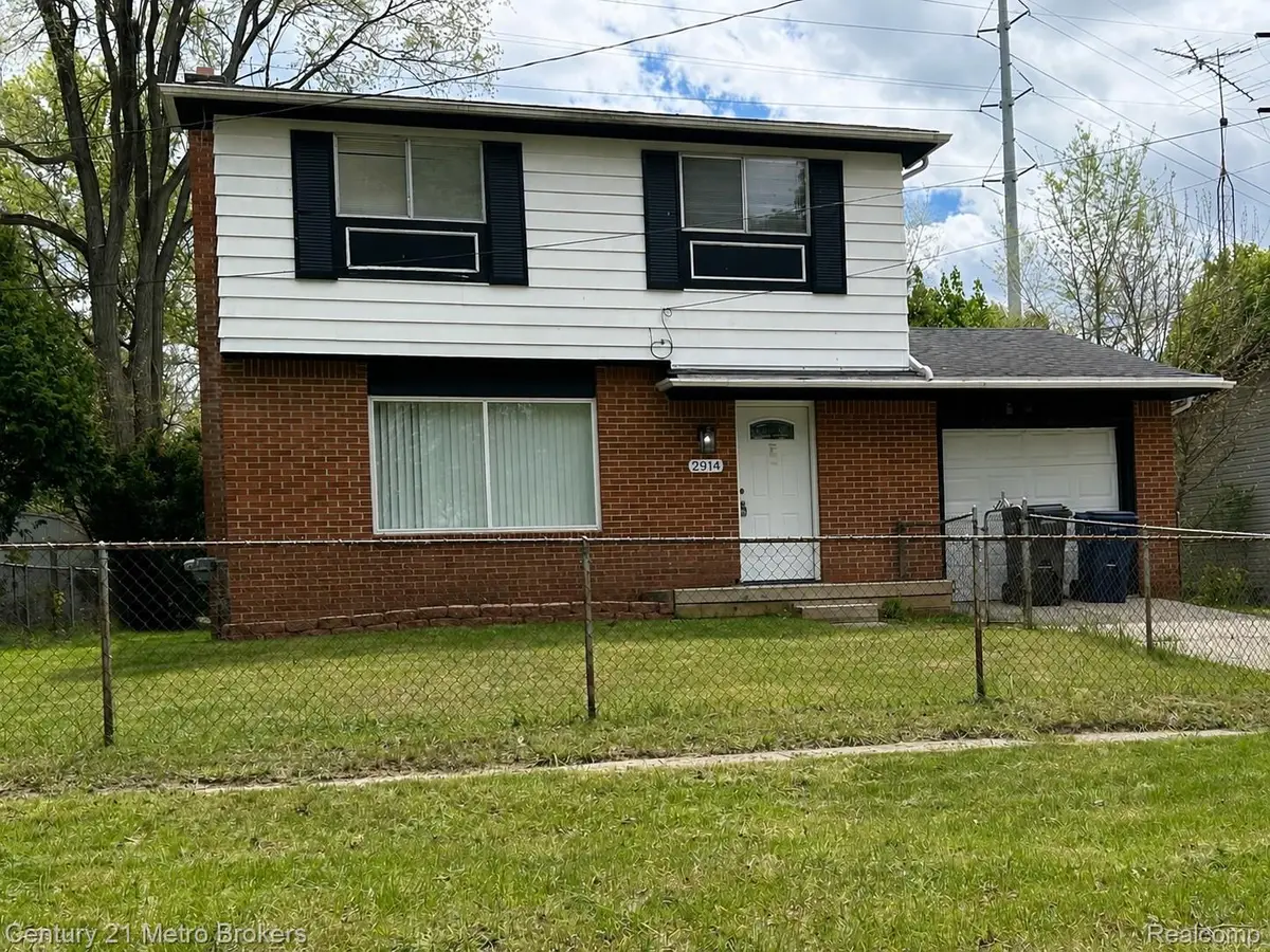 2914 E Pierson Road, Flint, MI 48506 - #1