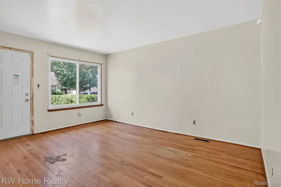 14548 Euclid Avenue, Allen Park, MI 48101 - #3