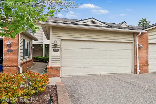 5673 Drake Hollow Drive W, WestBloomfield, MI 48322